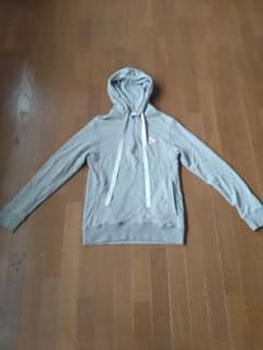 【週末限定値下】MAISON KITSUNE' メゾンキツネ ジップパーカーのサムネイル