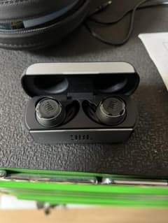 JBL イヤフォンのサムネイル