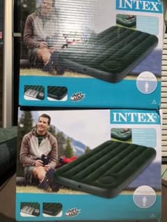 INTEX エアーベッド　二個セット　フットポンプ内蔵　値引きのサムネイル