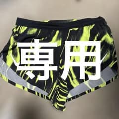 NIKE ランニングショーツ Mサイズ ブラック/イエローエアロスイフトのサムネイル