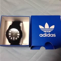 adidas 腕時計のサムネイル