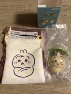 ちいかわ　うさぎ巾着うさぎ韓国限定フィギュアのサムネイル