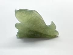 翡翠　置物　魚のサムネイル