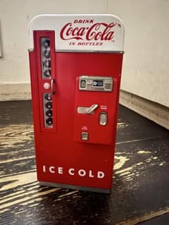 動作確認済】コカ・コーラ ヴィンテージ 自動販売機型 貯金箱 - メルカリ