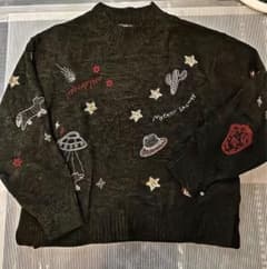 CUBE SUGAR 刺繍入りセーターのサムネイル