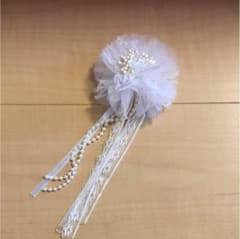 白 花 コサージュのサムネイル