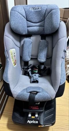 Aprica 車用チャイルドシート グレー PD349404B - メルカリ