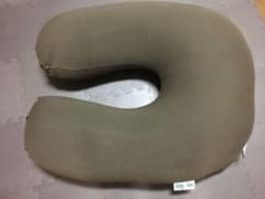 U字型クッションyogiboのサムネイル