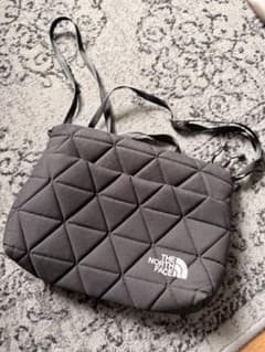 THE NORTH FACE キルティングサコッシュ ブラックのサムネイル