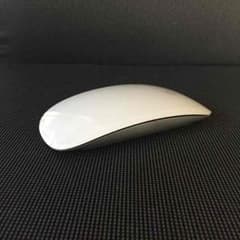 Magic Mouse ＋ ワイヤレス充電 Appleのサムネイル