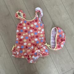水玉模様のフリル付き水着とキャップセットのサムネイル