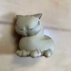 猫のフィギュア クリーム色のサムネイル