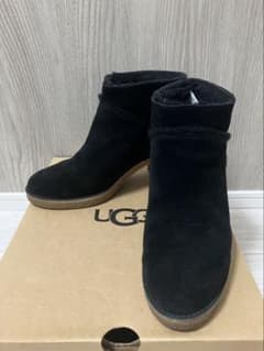 UGG W KASEN ブラック ムートンブーツのサムネイル