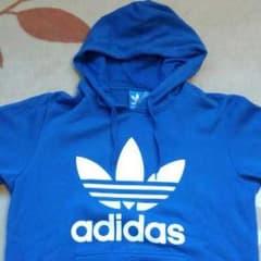 saku://様専用　adidas　パーカー　青　サイズLのサムネイル