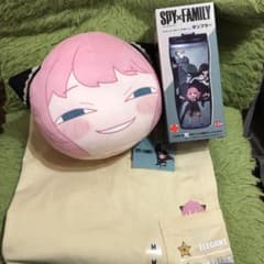 UNIQLOスパイファミリーＴシャツのサムネイル