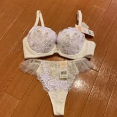 値下げ！wing レシアージュ　ブラジャー&ショーツ　新品未使用のサムネイル