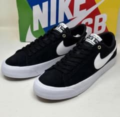 NIKE SB ZOOM BLAZER LOW PRO GT 9.5のサムネイル
