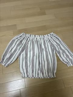 オフショルダー ブラウス ストライプ柄のサムネイル