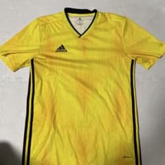 adidas イエロー Vネックシャツ AEROREADYのサムネイル