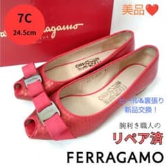 ✨️腕利き職人のリペア済✨️美品♡箱付【フェラガモ】ヴァラ ストラップパンプス黒 ✨️腕利き職人のリペア済✨️美品❤箱付き【フェラガモ】ヴァラ