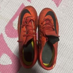 NIKE サッカースパイク レッド ブラックのサムネイル