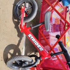STRIDER 赤 キッズバイク送料込のサムネイル