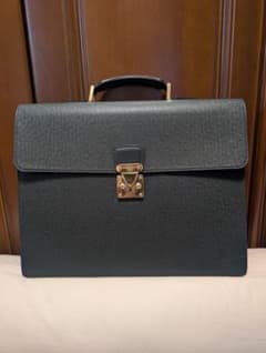 Louis Vuitton タイガ ビジネスバッグ
