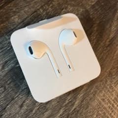 iphone アイフォン  純正イヤホンのサムネイル