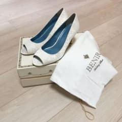 【みずちん様専用】ベニル ウェディングシューズのサムネイル