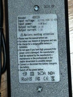 リチウムバッテリー充電器 54.6V 2A 1個。のサムネイル