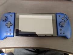 初期型Switch本体+HORIグリップコントローラー（128GbSDカード付）のサムネイル