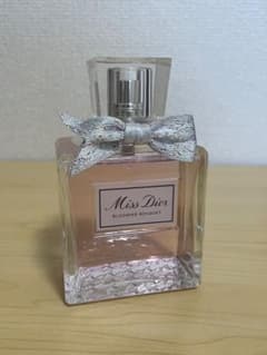 t*n様 Miss Dior Blooming Bouquet 香水 50mlのサムネイル