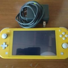Nintendo Switch Lite イエロー 本体 充電器付きのサムネイル