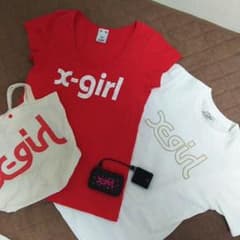 シノ様専用。エックスガールtシャツ二枚＆モバイルバッテリー＆ショップ袋セットのサムネイル