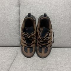 Nike スニーカー ブラウン/ブラックのサムネイル