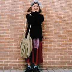 やすだちひろ スカートのサムネイル