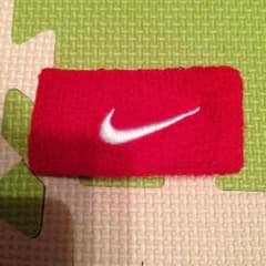 値下げ‼️ナイキ  リストバンドのサムネイル