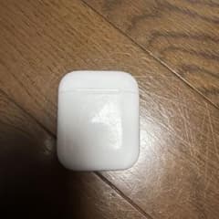 Apple AirPods 本体 充電ケース付きのサムネイル