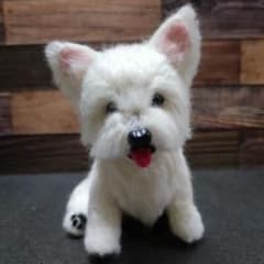 (羊毛フェルト)ウエストハイランドホワイトテリア　【首かしげ　舌出し　おすわり】 羊毛フェルト)ウエストハイランドホワイトテリア 【首かしげ 舌出し