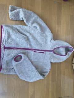 ピンクのラインが入っててとってもあったかくてかわいいアウターです(^^)のサムネイル
