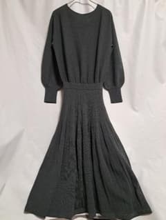 DAMA Collection ニットプリーツワンピース パフスリーブ