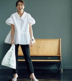 THREE SQUARE　スリースクエア　2WAYタフタブラウス　白のサムネイル