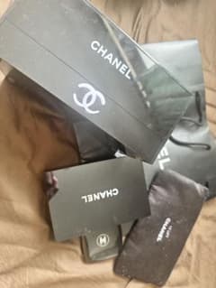 CHANEL ノベルティセット ミラー・ポーチ・ボックスセットのサムネイル