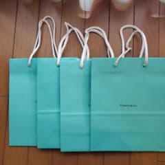 【230枚まとめ買い可】Tiffany & Co. ショップバッグ 中 折曲発送 Tiffany & Co. ショップ袋 4枚セット - メルカリ