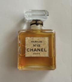 CHANEL N°19 PARFUM 香水 パルファム14mlのサムネイル
