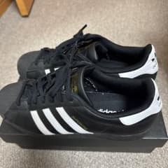 adidasスーパースターのサムネイル