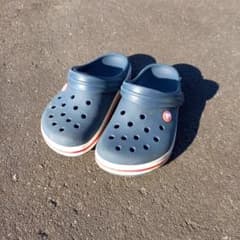 crocsのサムネイル