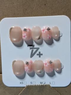 ネイルチップ Mサイズのサムネイル