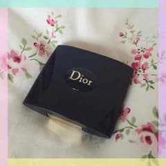 Dior  ピンクアイシャドウのサムネイル