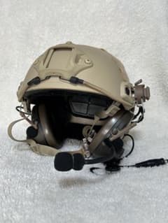 FASTタイプ タクティカルヘルメット TANカラー　Z-Tactical 付き FASTタイプ タクティカルヘルメット TANカラー Z-Tactical 付き - メルカリ